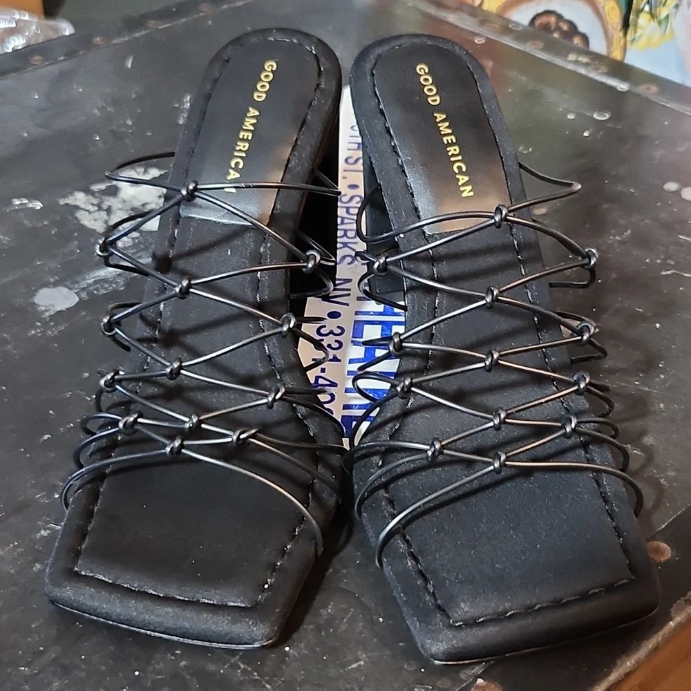 GOOD AMERICAN Strappt Neoprene BlackbSize 8 Style GA 372N-X Sandal Heel